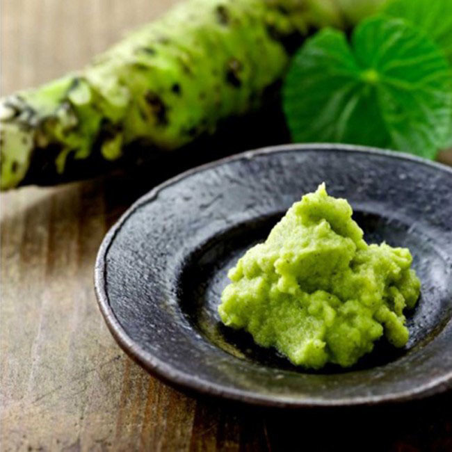 Autentica polvere di wasabi giapponese, senza retrogusto bruciante, antibatterica e riduce l'odore di pesce per sushi e sashimi
