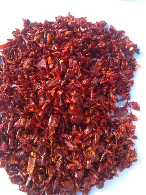 I granelli secchi naturali puri del peperone dolce di 100%/hanno schiacciato i peperoni dolce dimensione di 3mm * di 3