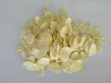 Spicchi di aglio secchi giallo-chiaro nessun materiali freschi puri dell'aglio degli additivi 100%