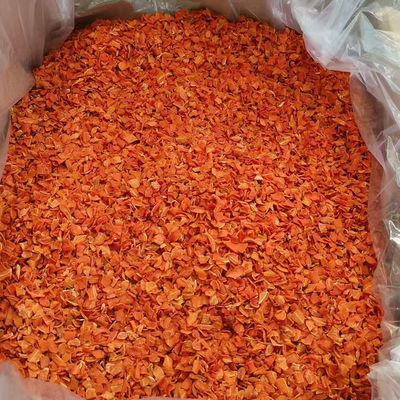 Carotte essiccate disidratate 10x10x3mm 3x3mm Fiocchi di carota essiccati all'aria