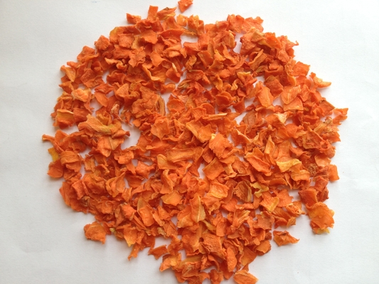 Il colore arancio secco ha disidratato le carote 10x10x3mm 3x3mm